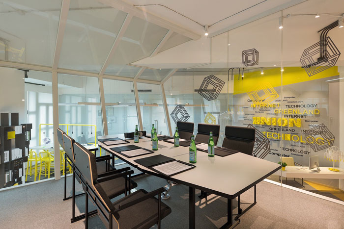 605平方中型辦公室會議室裝修設(shè)計案例效果圖