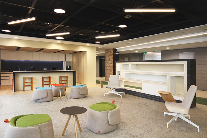 1450平方工業(yè)風辦公室茶水間裝修設(shè)計案例效果圖