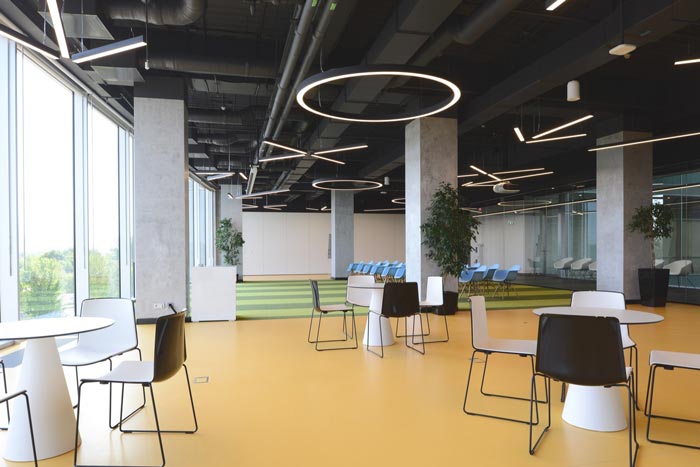 運(yùn)動(dòng)用品制造商廠家辦公室休息區(qū)域裝修設(shè)計(jì)案例效果圖