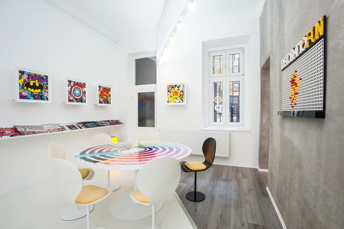 品牌設(shè)計工作室交流區(qū)域裝修設(shè)計案例效果圖