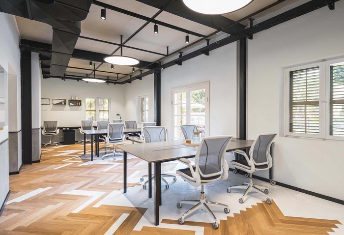 網(wǎng)絡(luò)科技公司辦公室辦公區(qū)域裝修設(shè)計(jì)案例效果圖