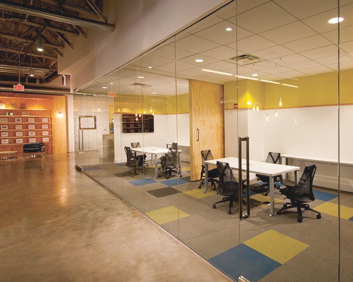 字幕組工作室會議室裝修設計案例效果圖