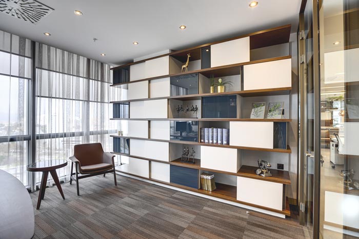 法律服務咨詢公司總經理辦公室展示區(qū)域裝修設計案例效果圖