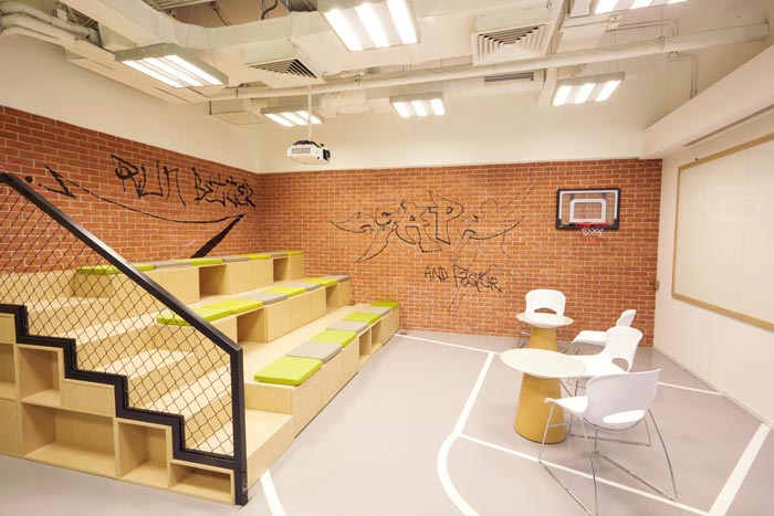 網絡公司辦公室休息區(qū)域裝修設計案例效果圖