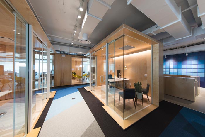 網(wǎng)絡服務商辦公室動線裝修設計案例效果圖