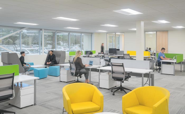 投資者服務(wù)公司辦公室辦公區(qū)域裝修設(shè)計(jì)案例效果圖