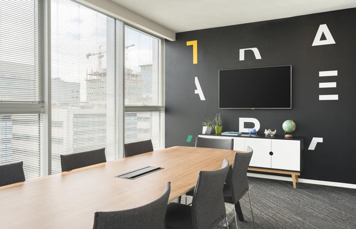 網(wǎng)絡(luò)安全服務公司辦公室會議室裝修設(shè)計案例效果圖