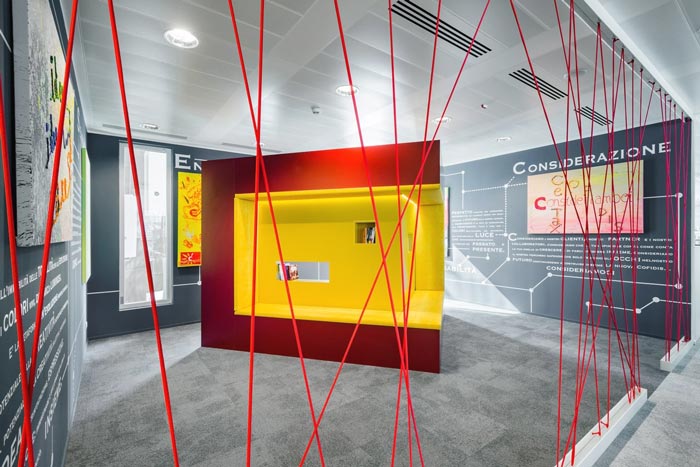 貸款服務(wù)機構(gòu)辦公室閱讀區(qū)域裝修設(shè)計案例效果圖