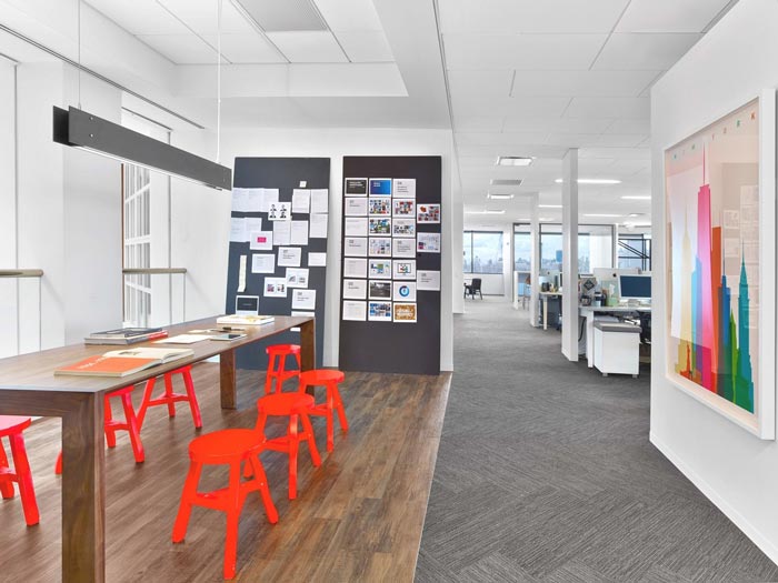 通信服務(wù)公司辦公室過道裝修設(shè)計案例效果圖