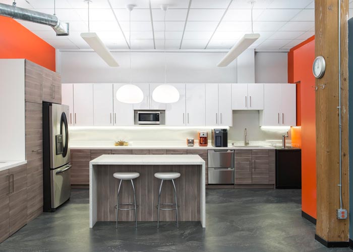 用戶體驗設(shè)計公司辦公室茶水間裝修設(shè)計案例效果圖