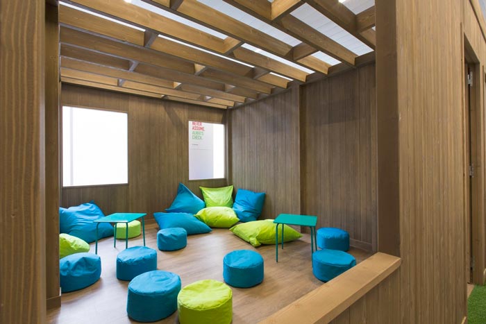 汽車(chē)租賃服務(wù)公司辦公室休息區(qū)域裝修設(shè)計(jì)案例效果圖