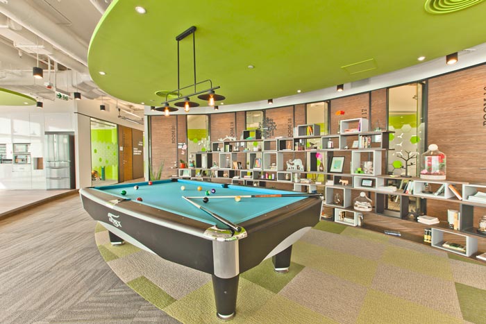 現(xiàn)代簡(jiǎn)約辦公室娛樂區(qū)域裝修設(shè)計(jì)案例效果圖