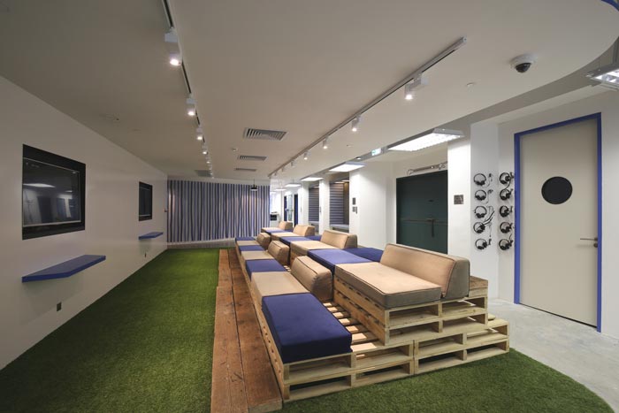 1900平方大型辦公室休息區(qū)裝修設(shè)計案例效果圖