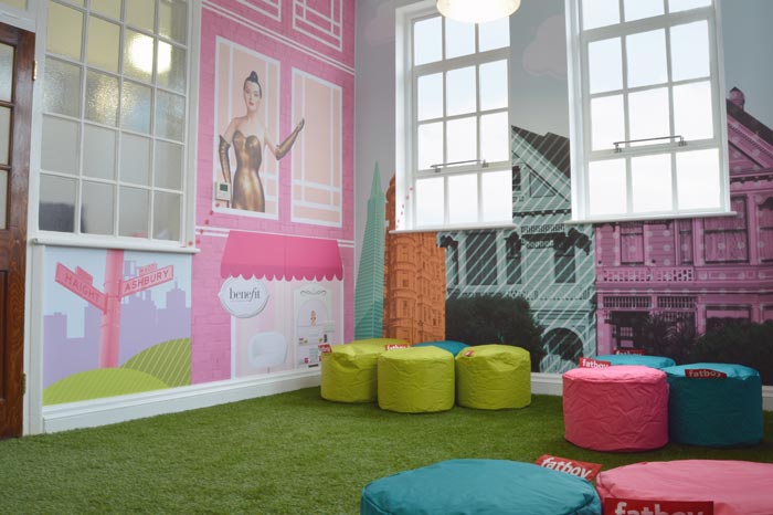 化妝品公司辦公室休息區(qū)域裝修設(shè)計案例效果圖