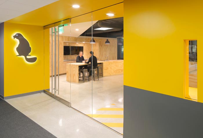 靈活創(chuàng)意辦公空間進門區(qū)域裝修設計案例效果圖