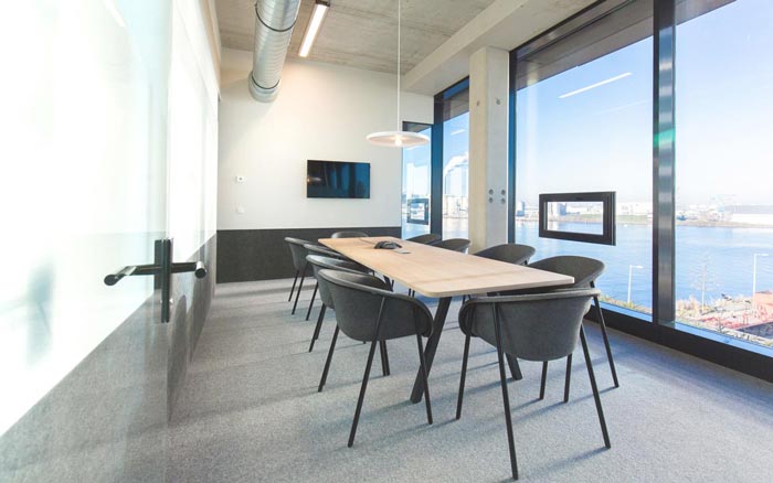 500平方廣告公司辦公室小型會(huì)議室裝修實(shí)景圖