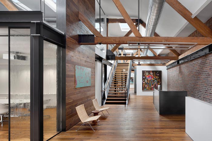 480平方兩層辦公室前臺裝修設(shè)計實(shí)景圖