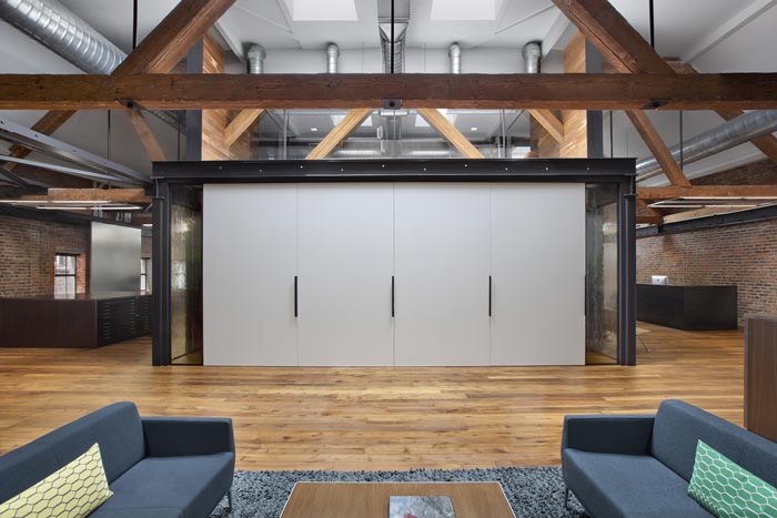 480平方兩層辦公室休息區(qū)域裝修設(shè)計實(shí)景圖