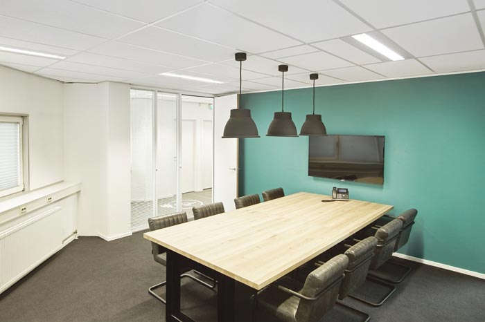 代步車公司辦公室小會議室設(shè)計(jì)效果圖