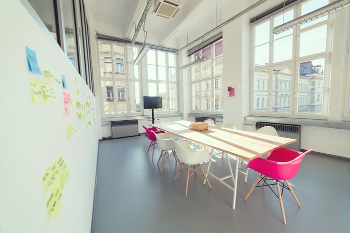 550平方辦公室會議室裝修設(shè)計實景圖