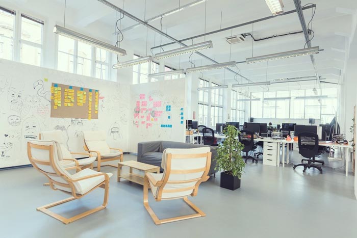 550平方辦公室洽談區(qū)域裝修設(shè)計實景圖