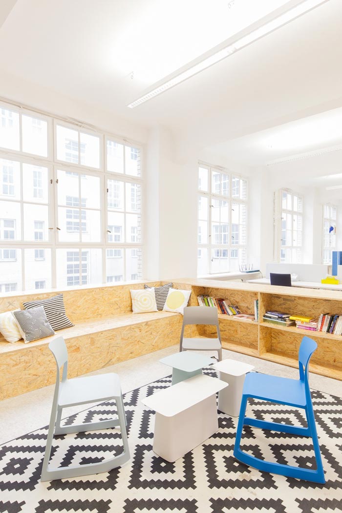 400平方數(shù)字營(yíng)銷(xiāo)公司辦公室接待區(qū)域裝修設(shè)計(jì)實(shí)景圖