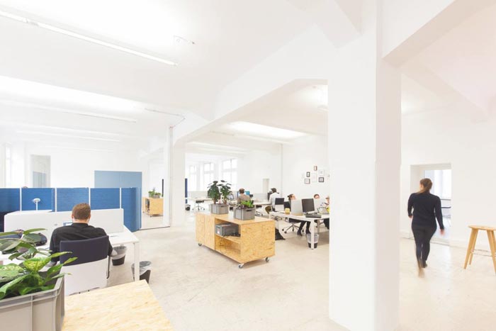 400平方數(shù)字營(yíng)銷(xiāo)公司辦公室辦公區(qū)域裝修設(shè)計(jì)實(shí)景圖