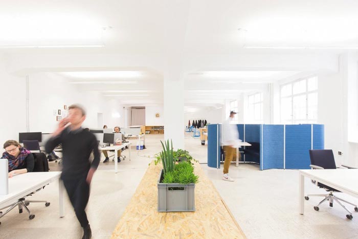 400平方數(shù)字營(yíng)銷(xiāo)公司辦公室辦公區(qū)裝修設(shè)計(jì)實(shí)景圖