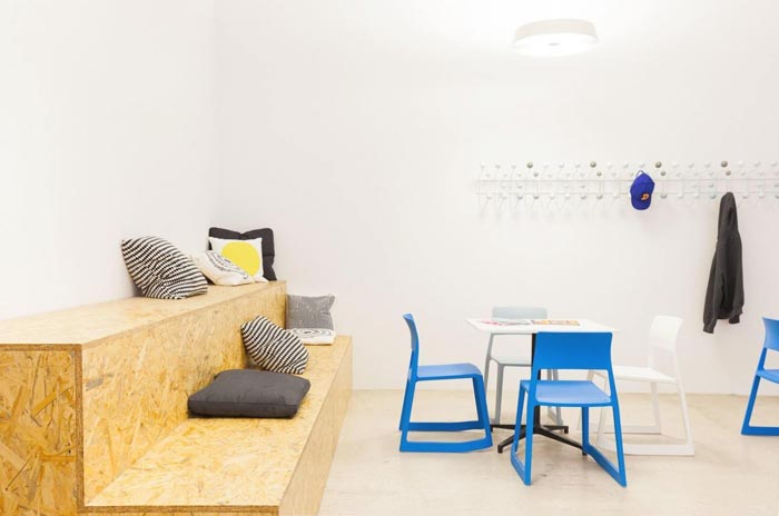 400平方數(shù)字營(yíng)銷(xiāo)公司辦公室休息區(qū)域裝修設(shè)計(jì)實(shí)景圖