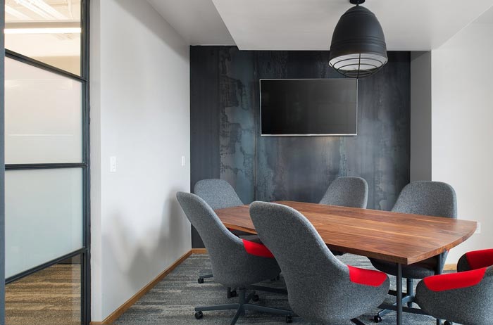 700平方辦公室洽談室裝修設計實景圖