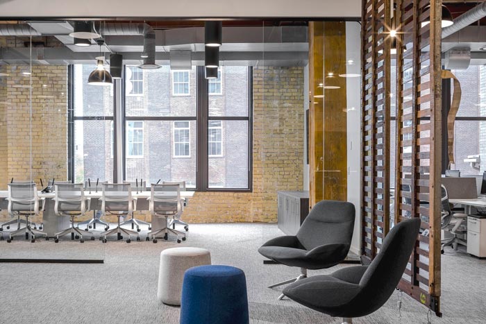 800平方通信辦公室會(huì)議室裝修設(shè)計(jì)實(shí)景圖