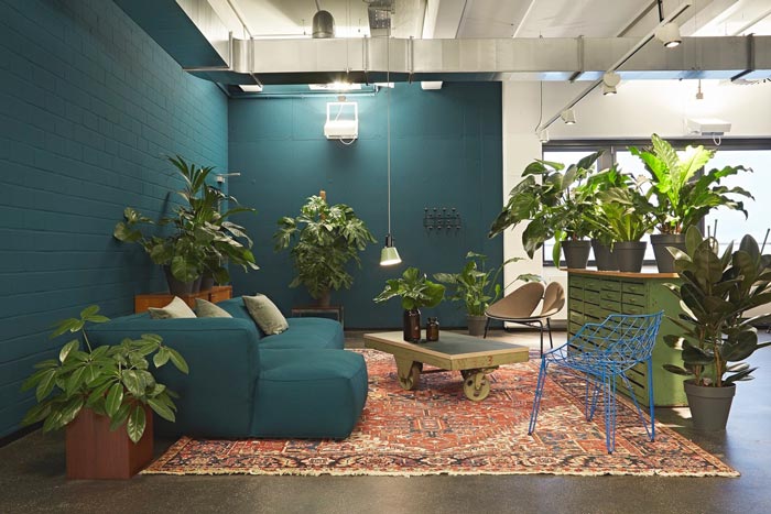 開放創(chuàng)意辦公室休息區(qū)裝修設(shè)計實景圖