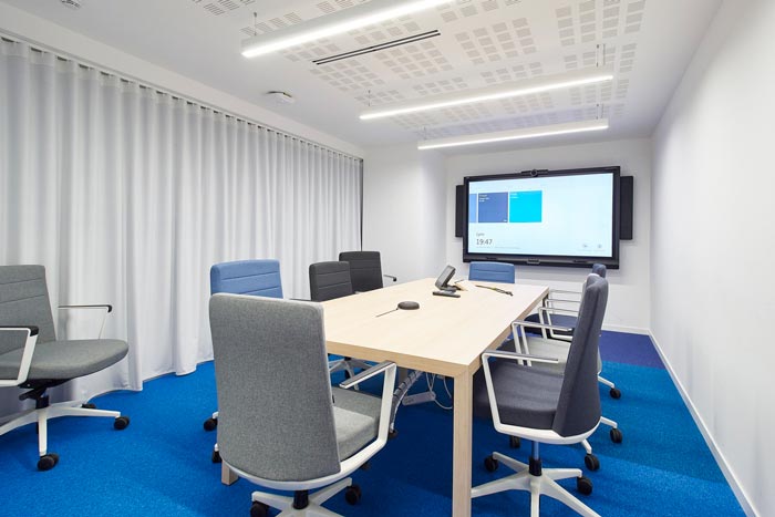 全球制藥公司辦公室匯報(bào)區(qū)域裝修設(shè)計(jì)案例效果圖