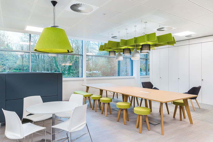 科技公司現(xiàn)代簡約辦公室交流區(qū)裝修設(shè)計(jì)案例效果圖