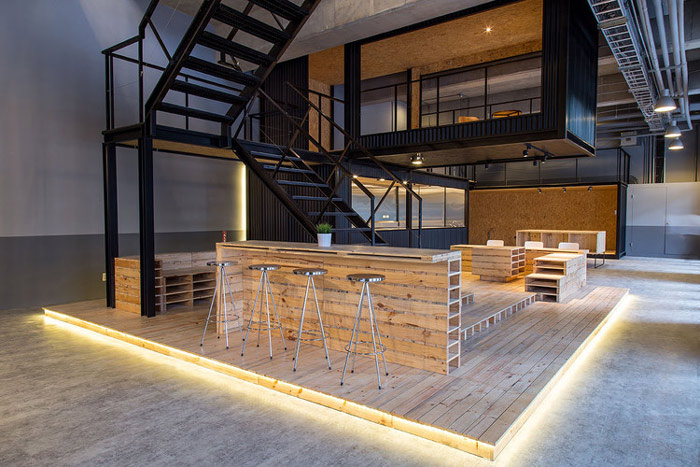 物流公司loft風格辦公室接待區(qū)裝修設計案例效果圖