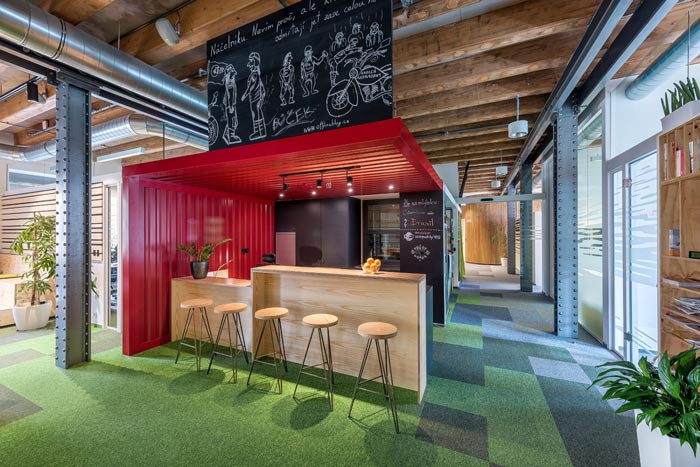 節(jié)能技術公司辦公室吧臺裝修設計案例效果圖