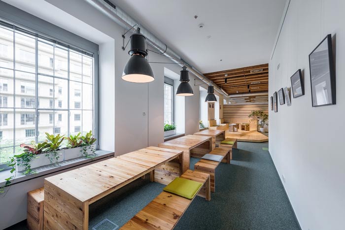 節(jié)能技術公司辦公室過道裝修設計案例效果圖