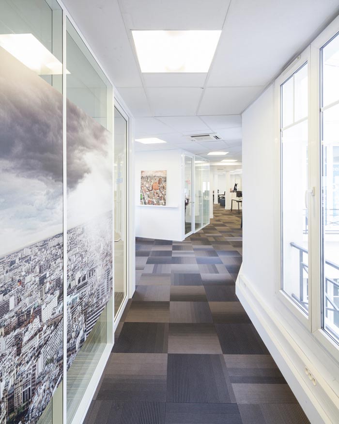 空氣環(huán)保公司辦公室過(guò)道裝修設(shè)計(jì)案例效果圖