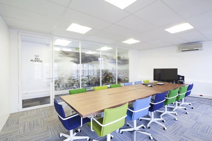 空氣環(huán)保公司辦公室會(huì)議室裝修設(shè)計(jì)案例效果圖