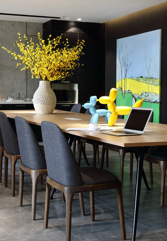 設(shè)計(jì)公司辦公室會(huì)議桌裝修設(shè)計(jì)效果圖