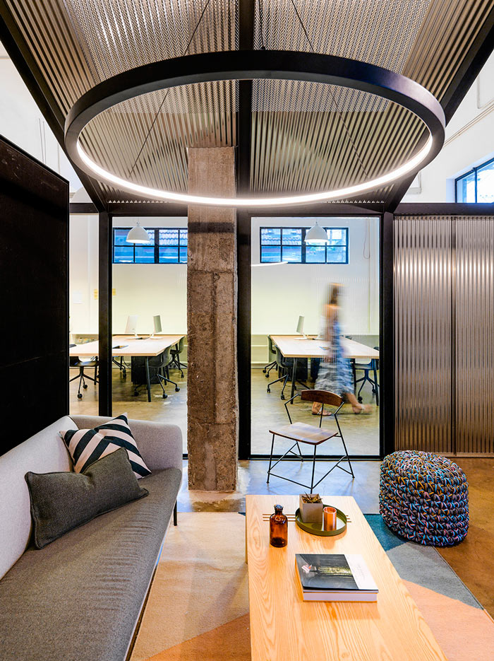 箱包公司辦公室閱讀區(qū)裝修設(shè)計(jì)效果圖