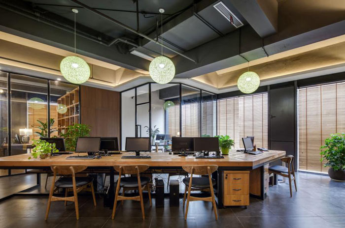 進出口貿(mào)易公司辦公室辦公桌裝修設(shè)計效果圖