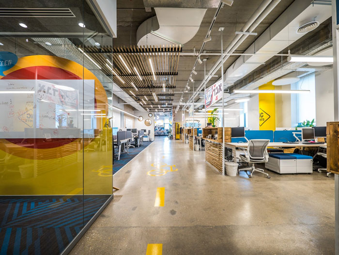 軟件開發(fā)公司辦公室裝修設(shè)計(jì)實(shí)景圖