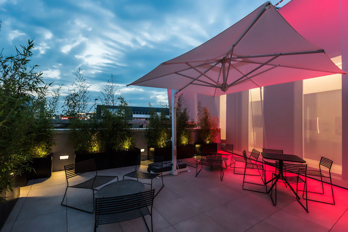 化妝品廠房辦公室陽臺(tái)裝修設(shè)計(jì)效果圖