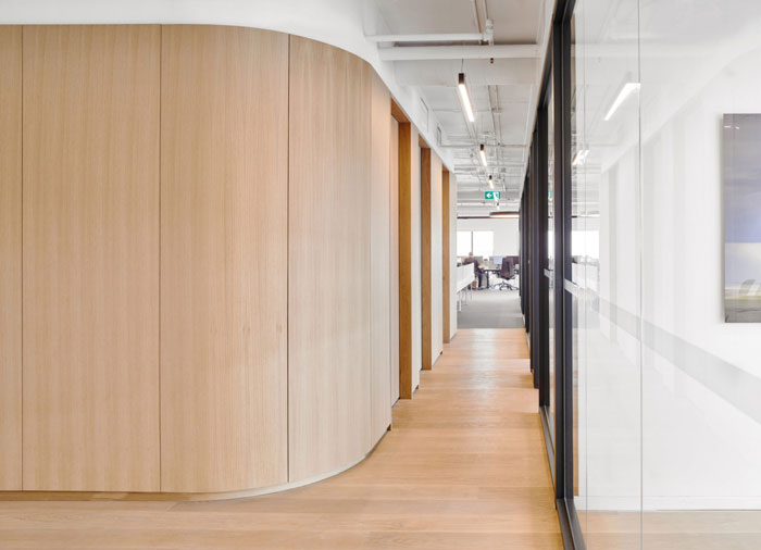 金融風(fēng)投公司辦公室過道裝修設(shè)計(jì)效果圖