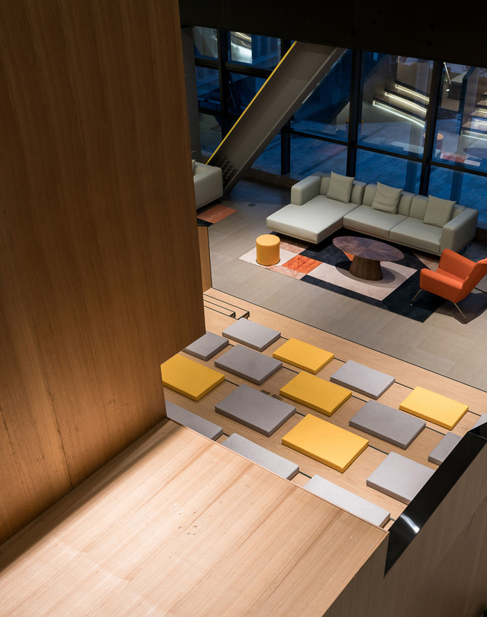 創(chuàng)客辦公休息區(qū)裝修設(shè)計(jì)效果圖