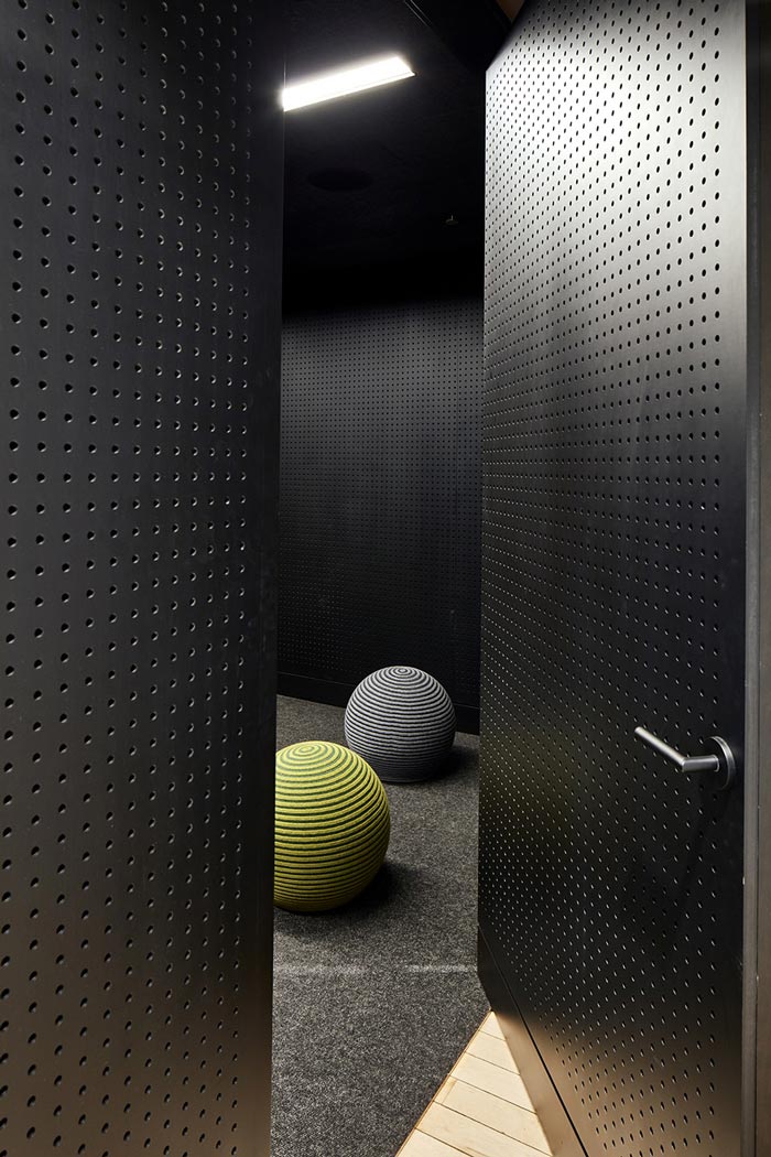 金融行業(yè)辦公室休閑區(qū)裝修設(shè)計(jì)效果圖