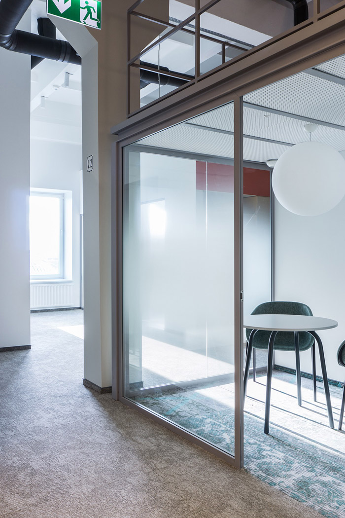 工業(yè)閣樓loft辦公室接待區(qū)裝修設計效果圖