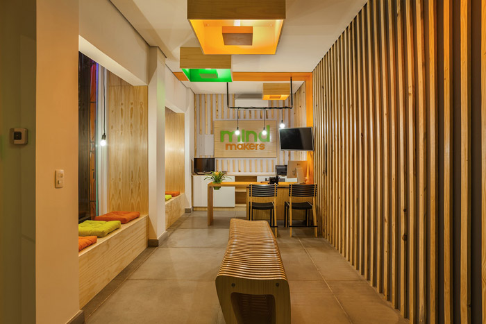 少兒編程培訓(xùn)機構(gòu)接待區(qū)裝修設(shè)計效果圖