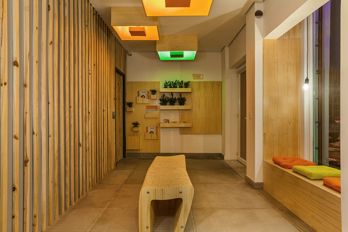 少兒編程培訓(xùn)機構(gòu)進門區(qū)裝修設(shè)計效果圖